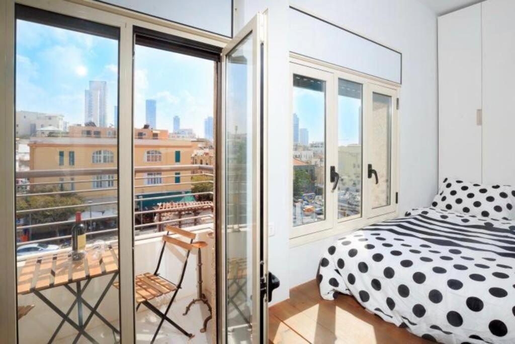 קסם תל אביבי דירה עם גקוזי נוף לים ושוק הכרמל Appartement *