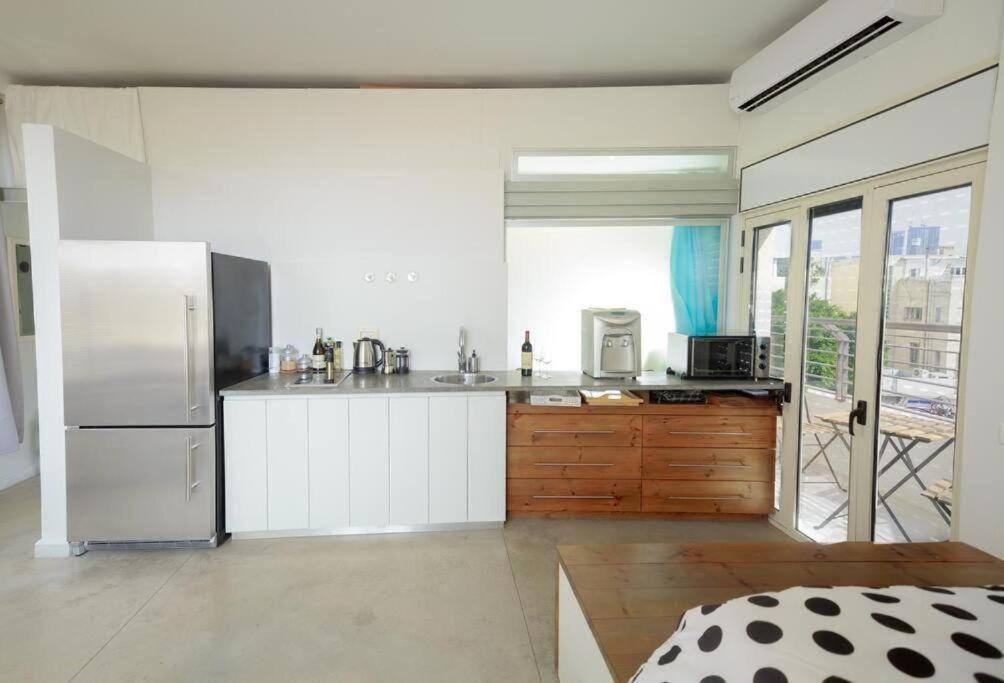קסם תל אביבי דירה עם גקוזי נוף לים ושוק הכרמל Appartement *